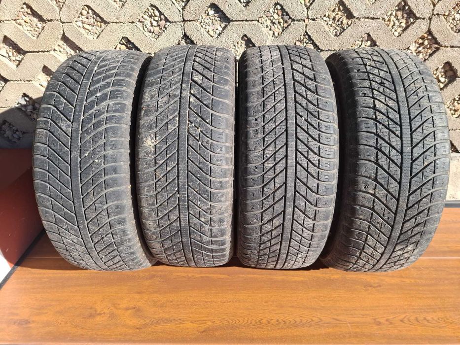 205/50/17 Good Year Vector 4Seasons KOMPLET