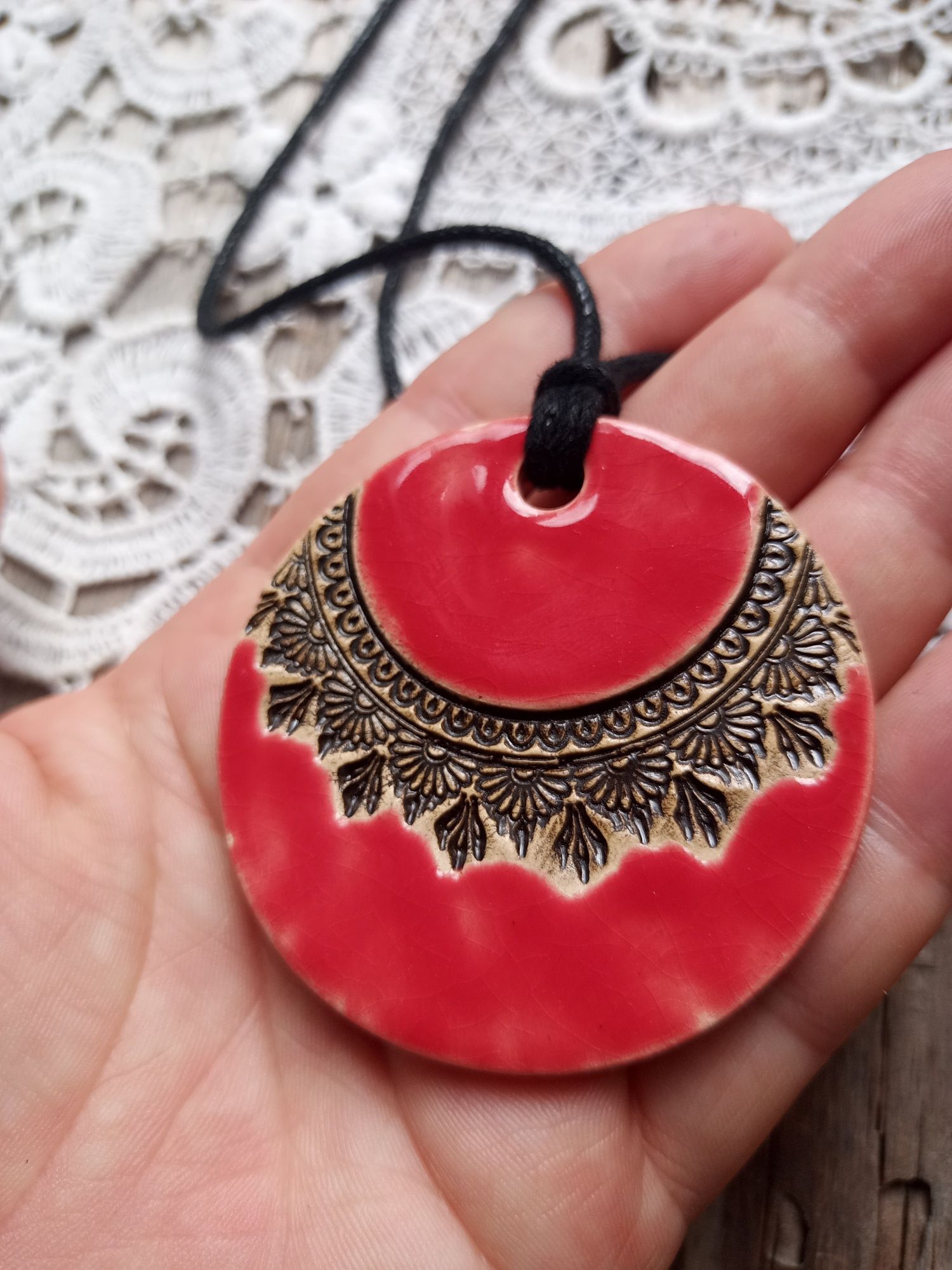 Ceramiczny wisior, naszyjnik mandala, rękodzieło