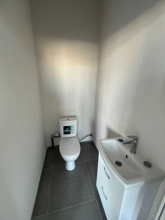 Продаж комерційного приміщення по вул. Надрічна