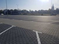 Budowa dróg i parkingów, roboty ziemne, maszynowe układanie kostki