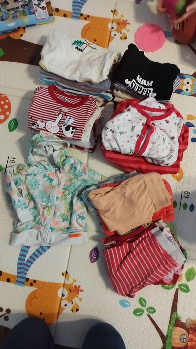 Paka ubrań niemowlęcych dla dziewczynki 74