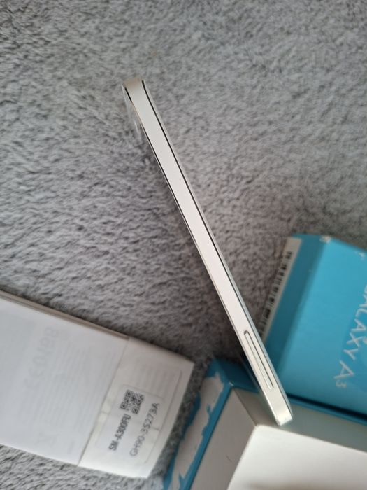 Samsung A3 SM-A300FU pearl white