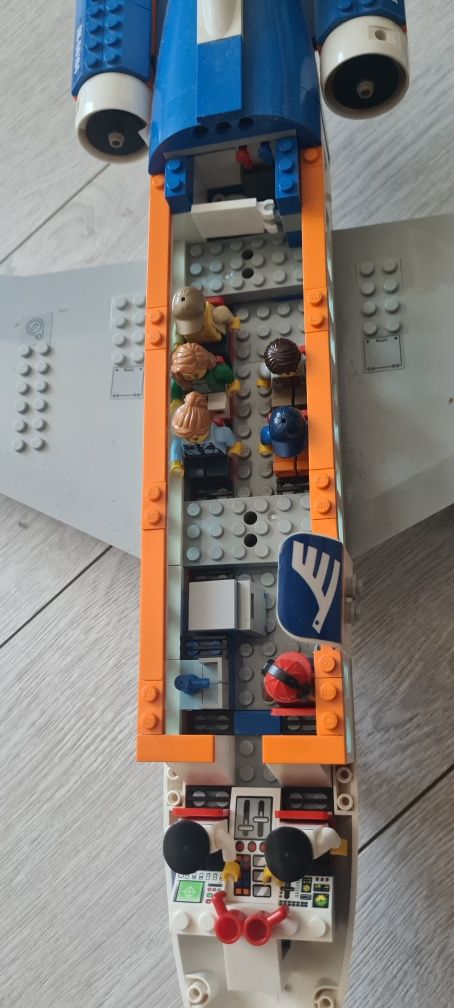 Lego sity 60104 оригінал пасажирський літак з терміналом