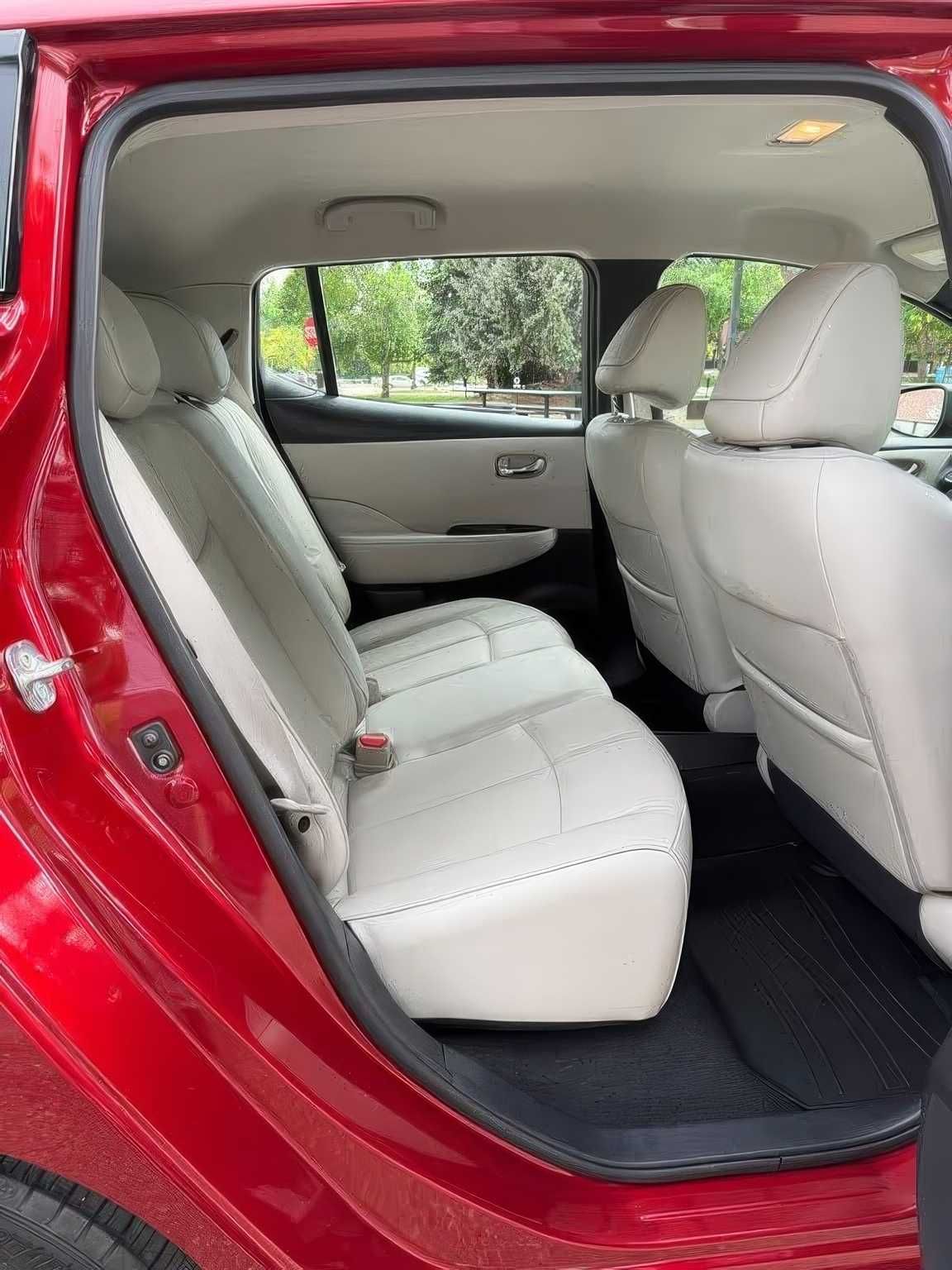 2019 Nissan LEAF SL