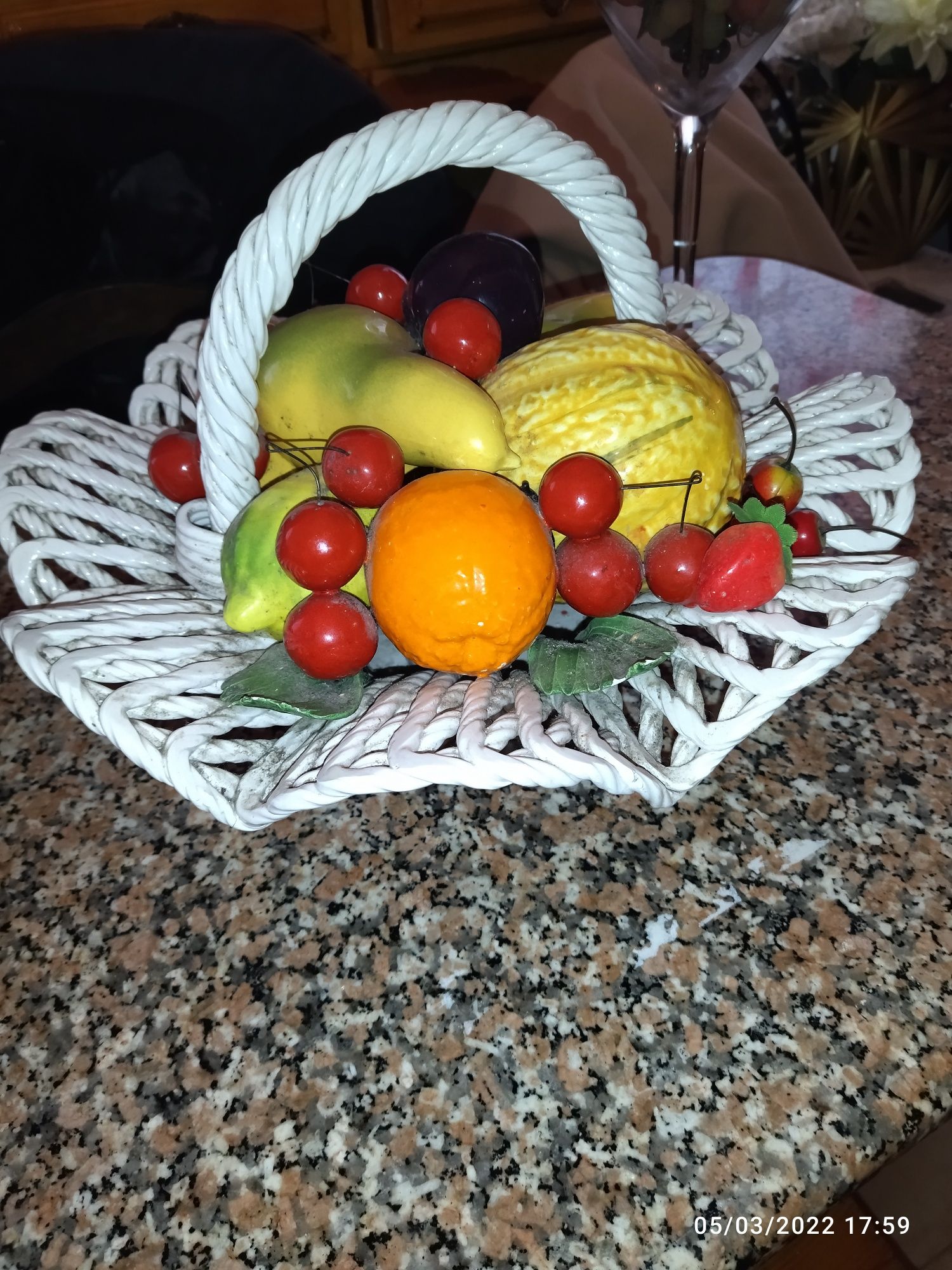 Fruteira cesta frutas