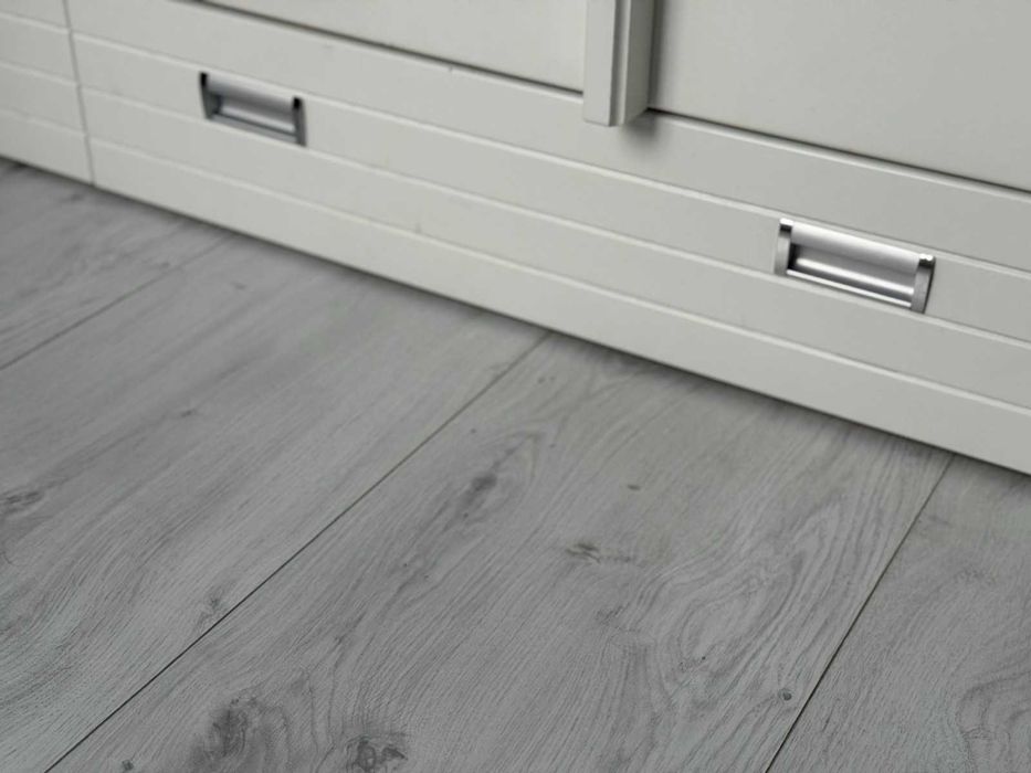 Продається якісний набір дитячих спальних меблів із натуральног дерева