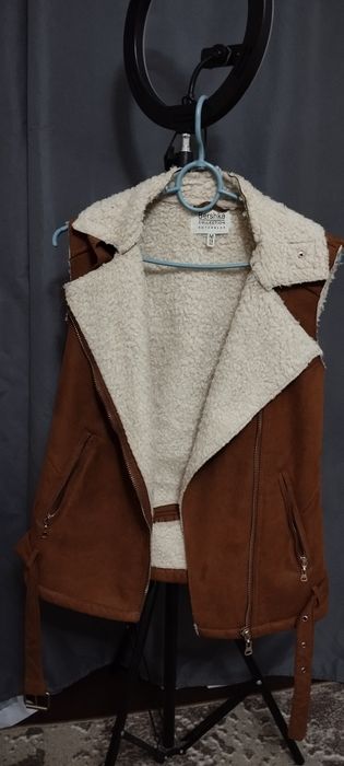 Жилетка, безрукавка Bershka