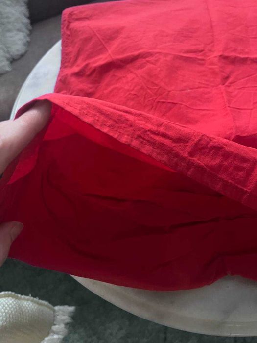 Красный комплект постельного белья — простыня + 2 наволочки