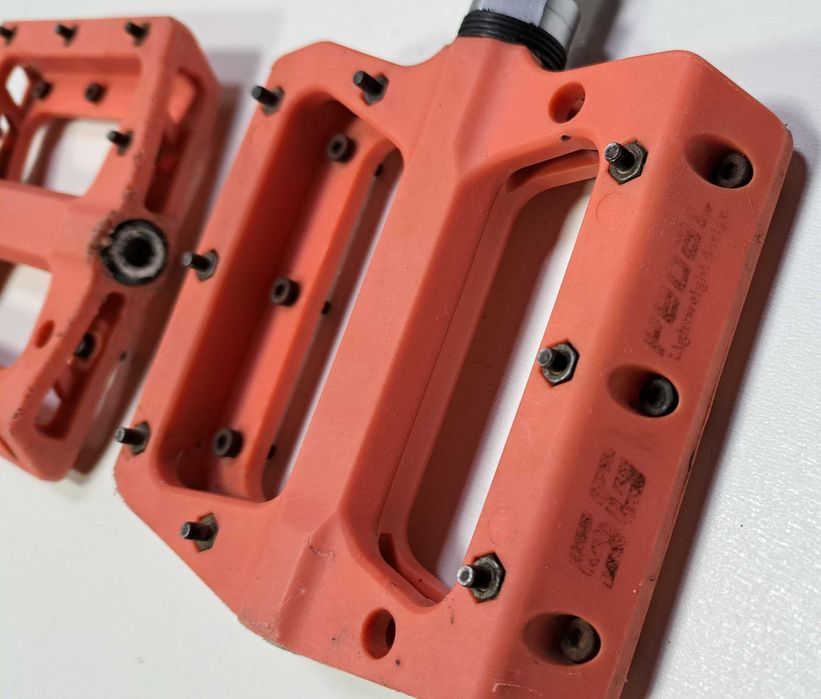 Pedały platformowe rowerowe 9/16 SCUDGOOD  SG-1512B PINY łoż masz