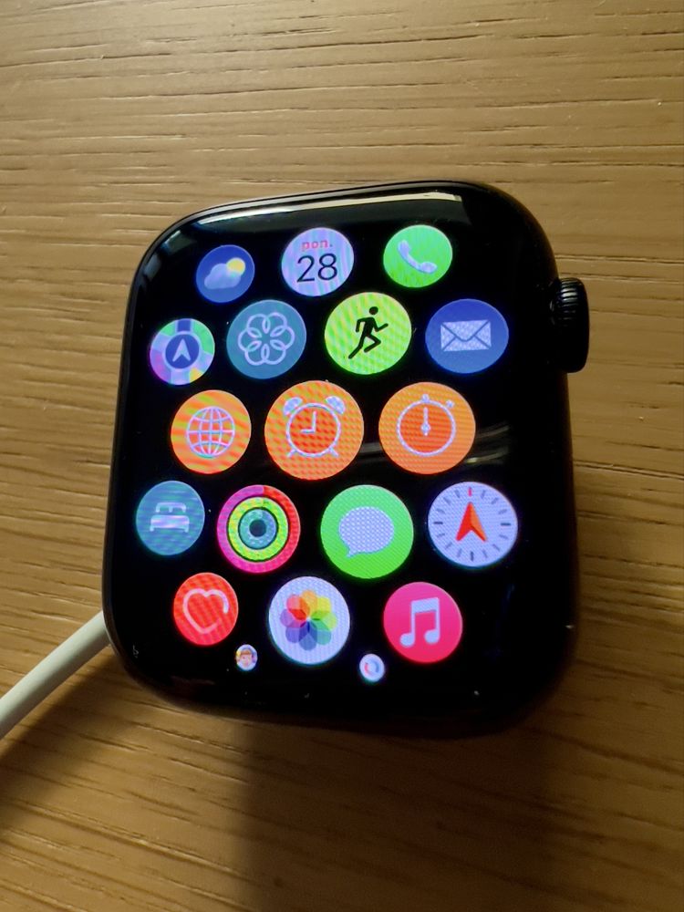 Apple watch series 8 gps