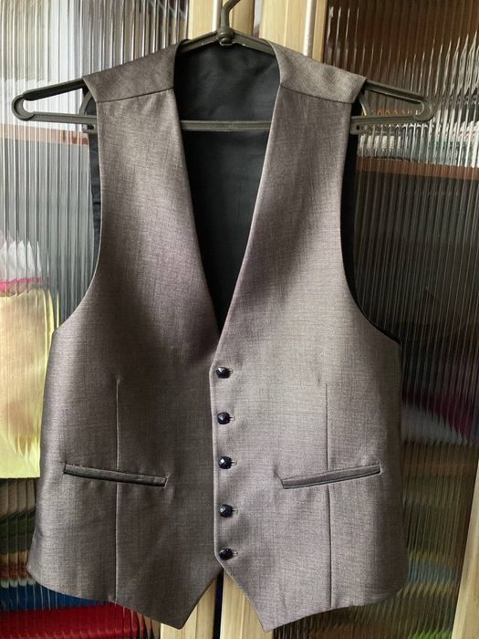 Чоловічий костюм трійка