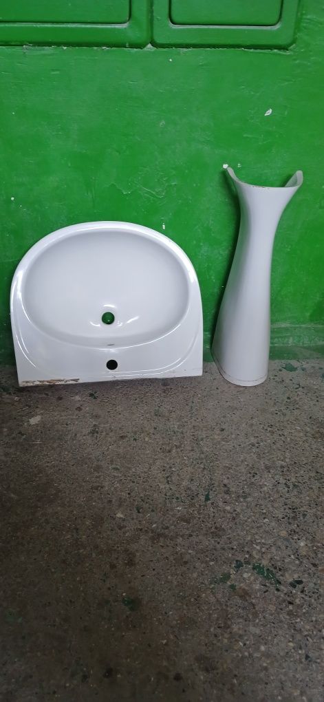 Продам раковину з ногою(підставкою)