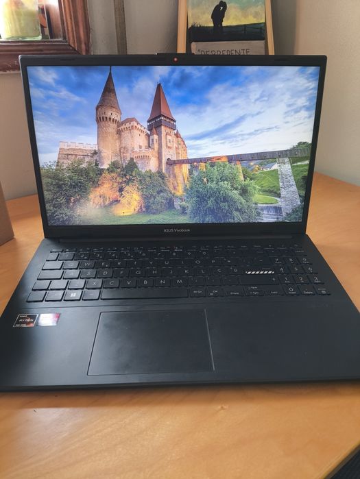 Portátil ASUS E1504F Como novo GARANTIA