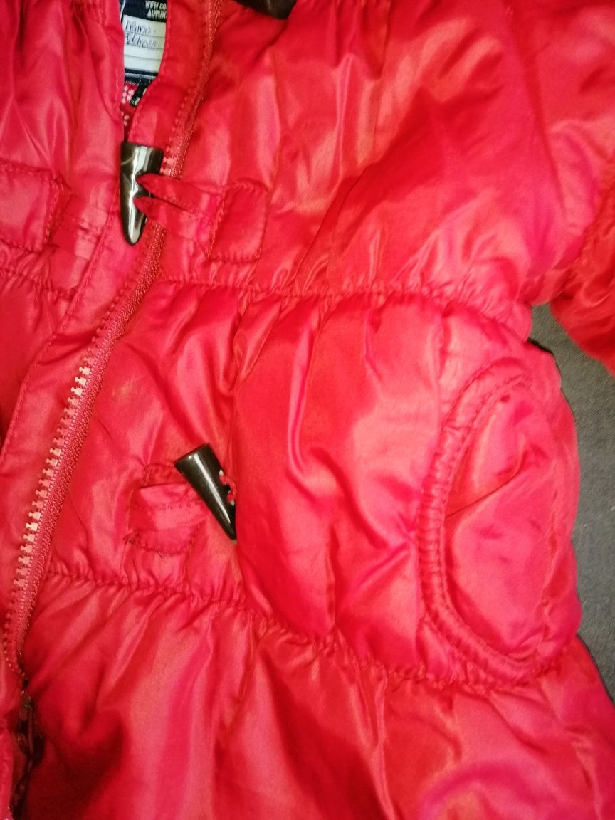 Червона куртка курточка