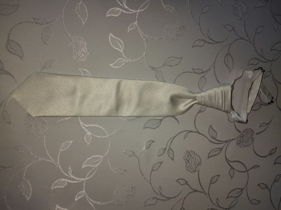 Musznik ślubny brokat