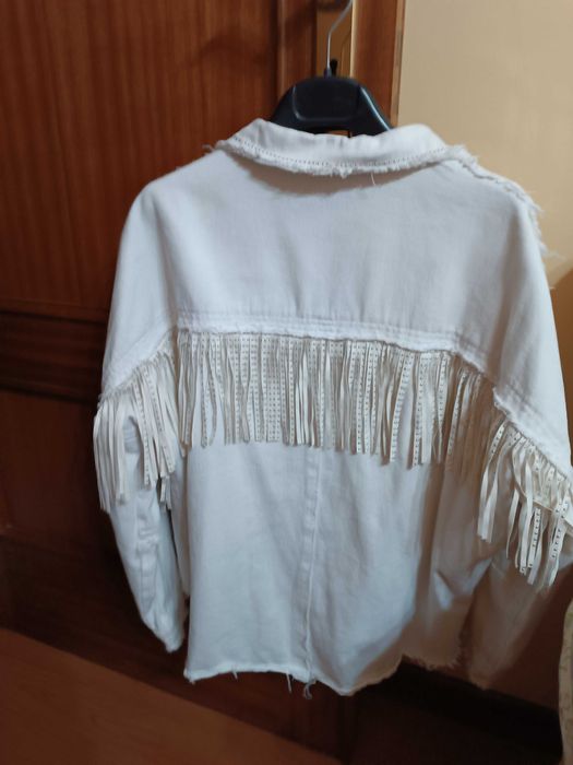 Blusão ou  casaco branco  M/L