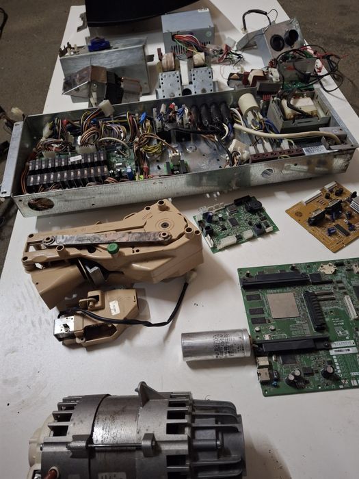 Продам запчастини до кофемашиниKOBALTO  стан все робоче звертайтесь