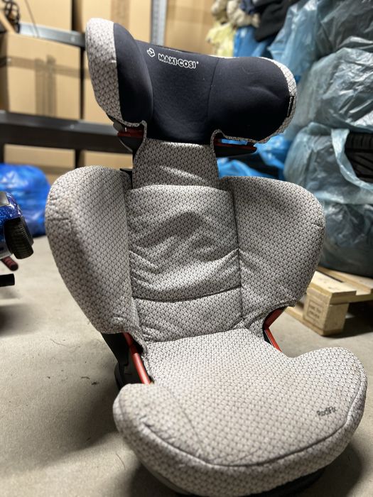 Używany fotelik samochodowy Maxi Cosi RodiFix
