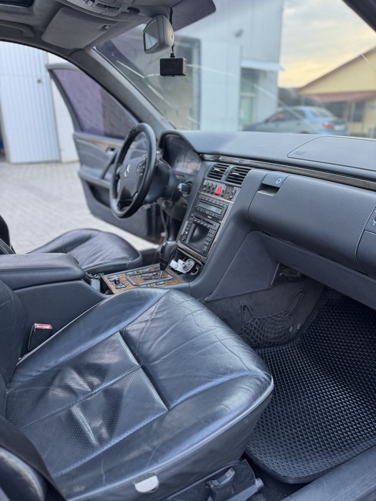 Продам W210 Мерседес