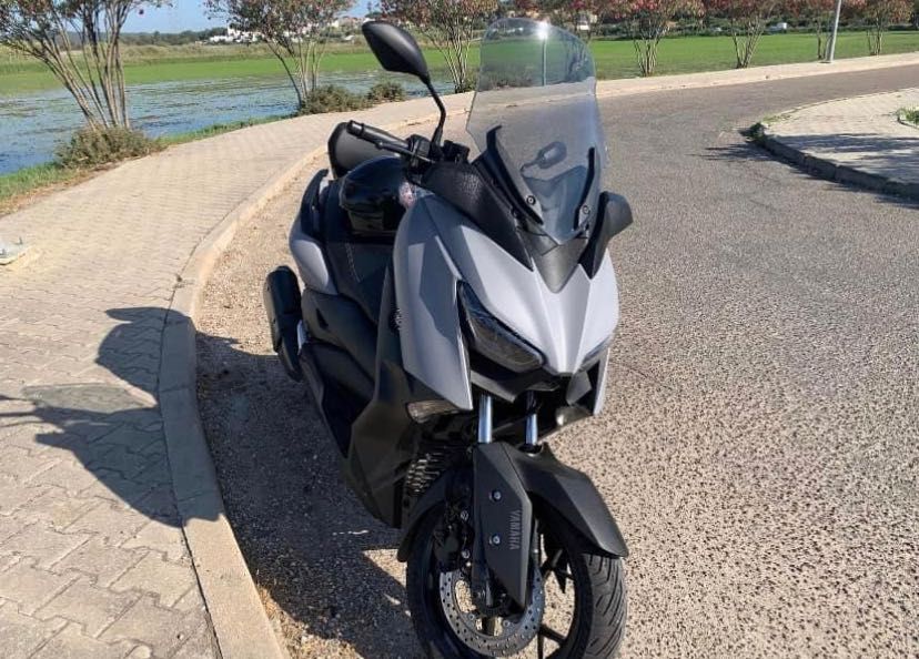 Yamaha Xmax 300 muitos extras