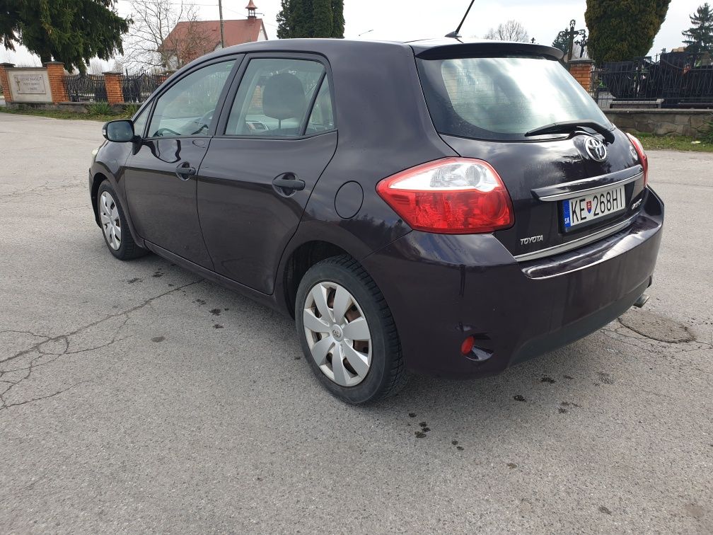 Toyota Auris 1.6 benzyna