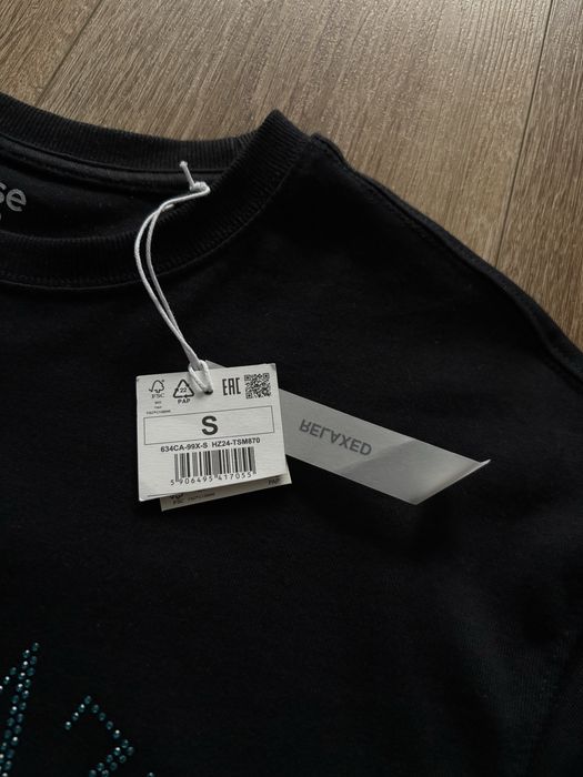 czarna koszulka t-shirt męski relaxed fit house z nadrukiem rozmiar S