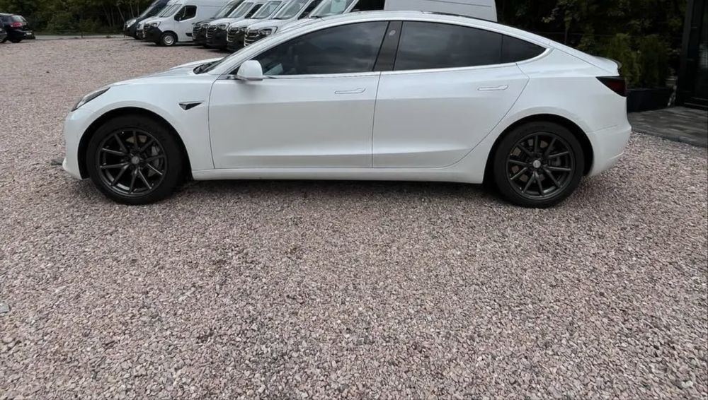 Опенда telsa 3 для таксі 460 + км