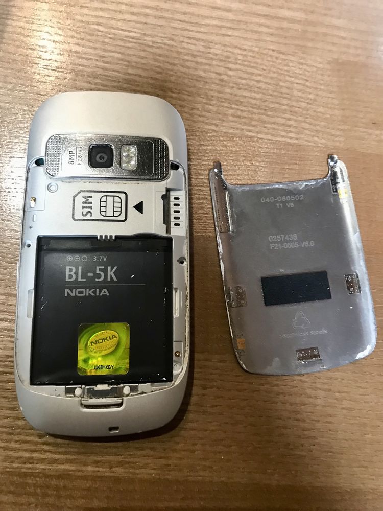 Продам телефон Nokia c7