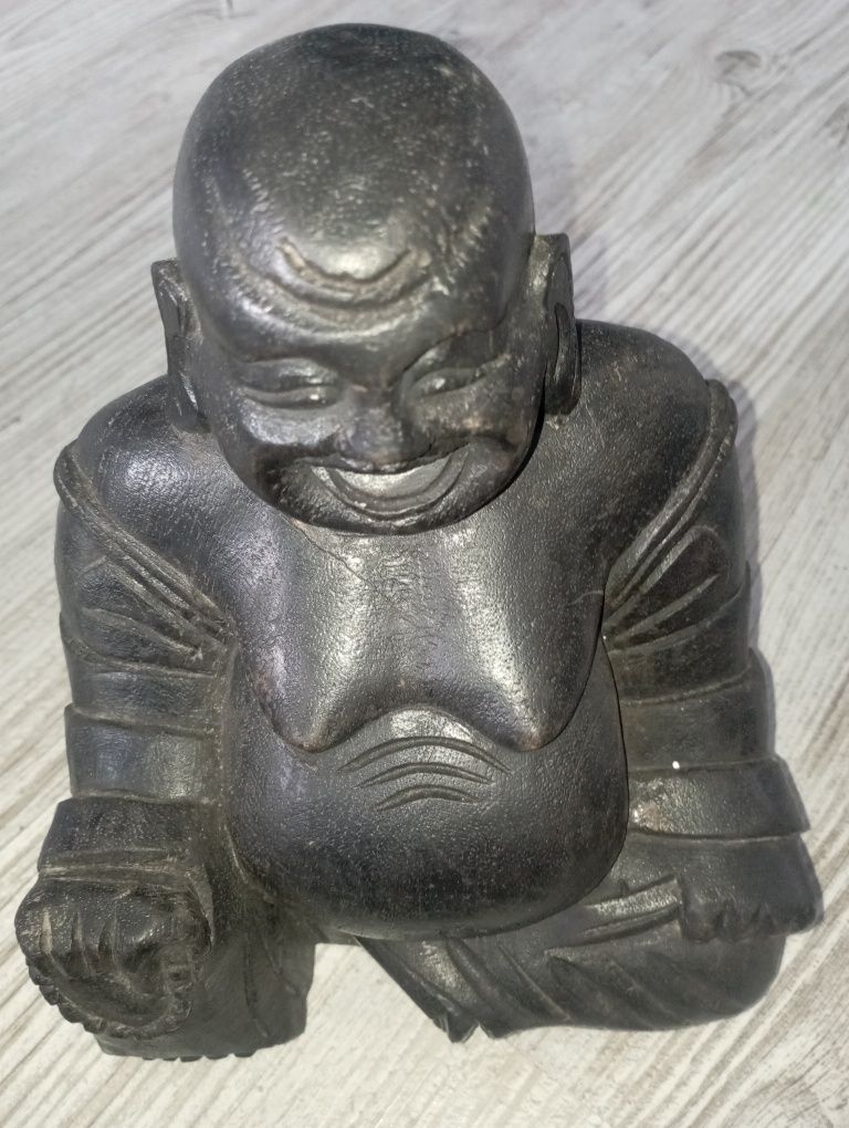 Budda  z drewna figurka
