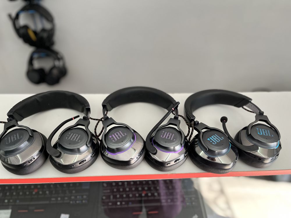 Безпровідні навушники JBL Quantum800