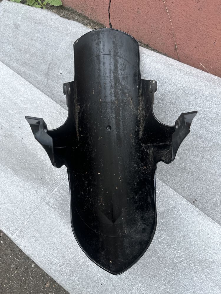 Błotnik Yamaha R6 RJ11 przód Przedni Czarny