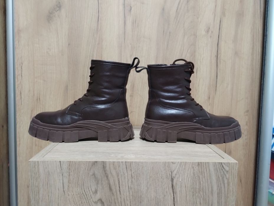 Шкіряні ботінки 37р, 24 см.