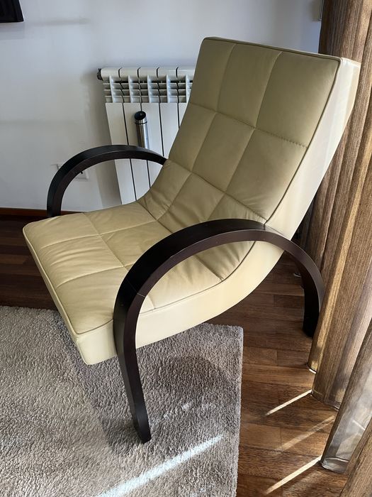 Poltrona em prele bege