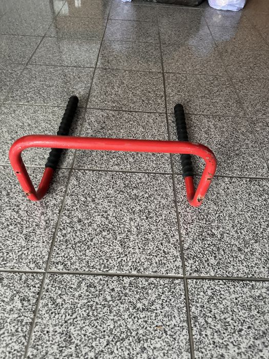 Suporte metálico para bicicletas