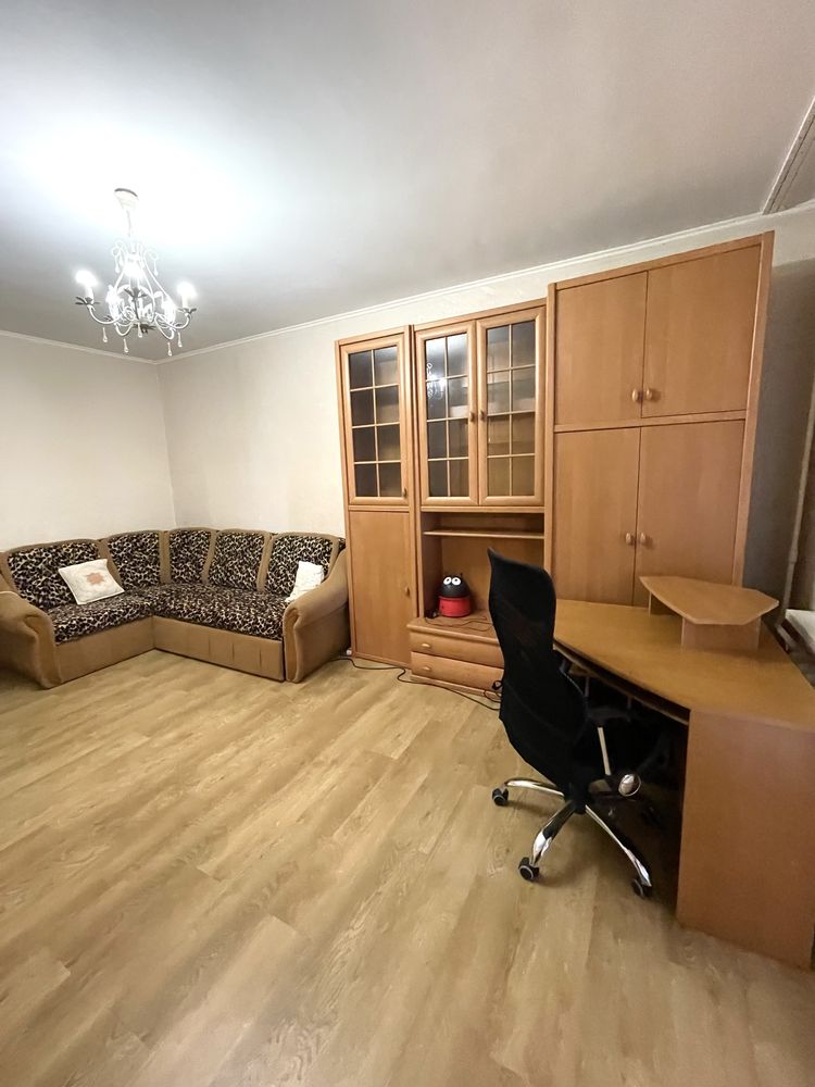 Простора квартира на вул. Драгоманова, 1Г