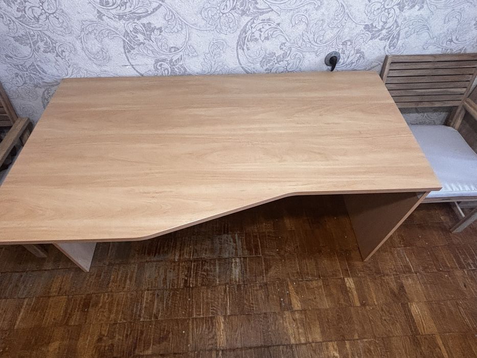 Стіл робочий/ офісний