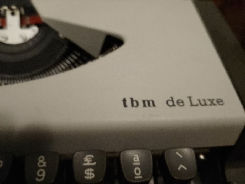 Deseja fazer TiC tIc TiC?Maquina escrever TBM Luxe20E-Moeda5e3EDesde3E