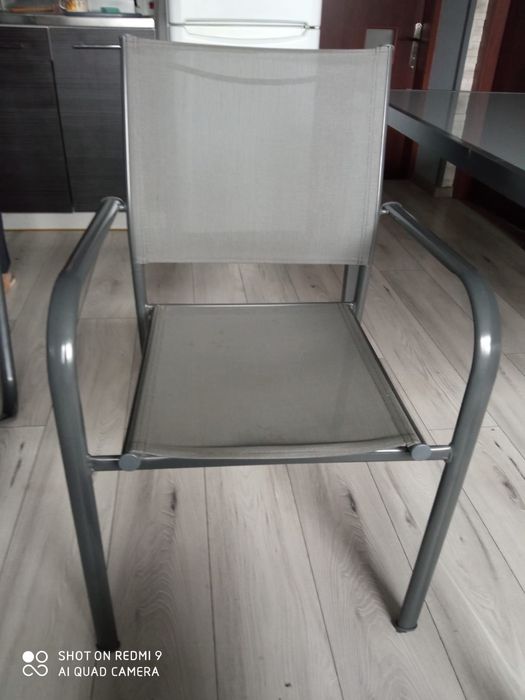 Zestaw stół i 4 krzesla stan bardzo dobry