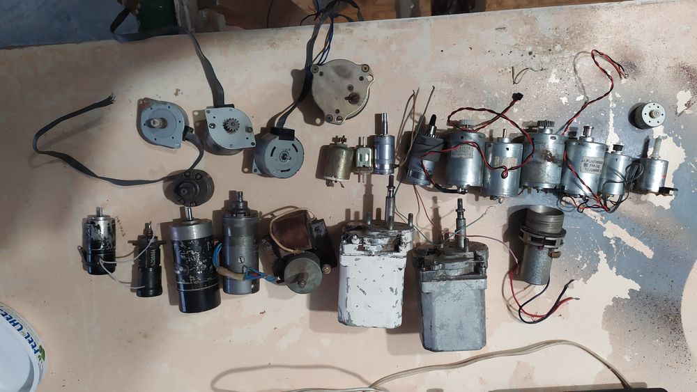 Електро моторчик