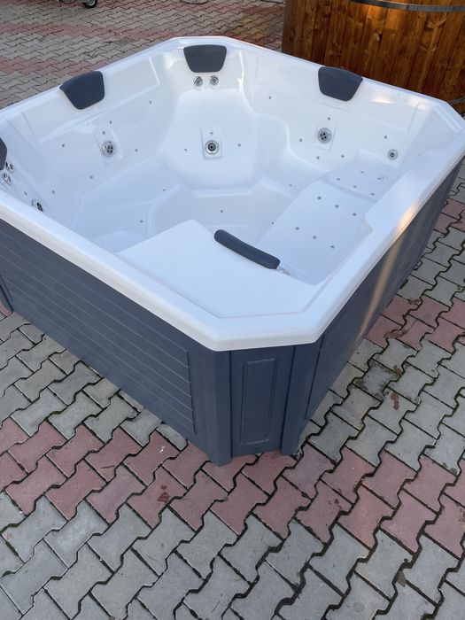 Jacuzzi ogrodowe 5-6 osobowe.