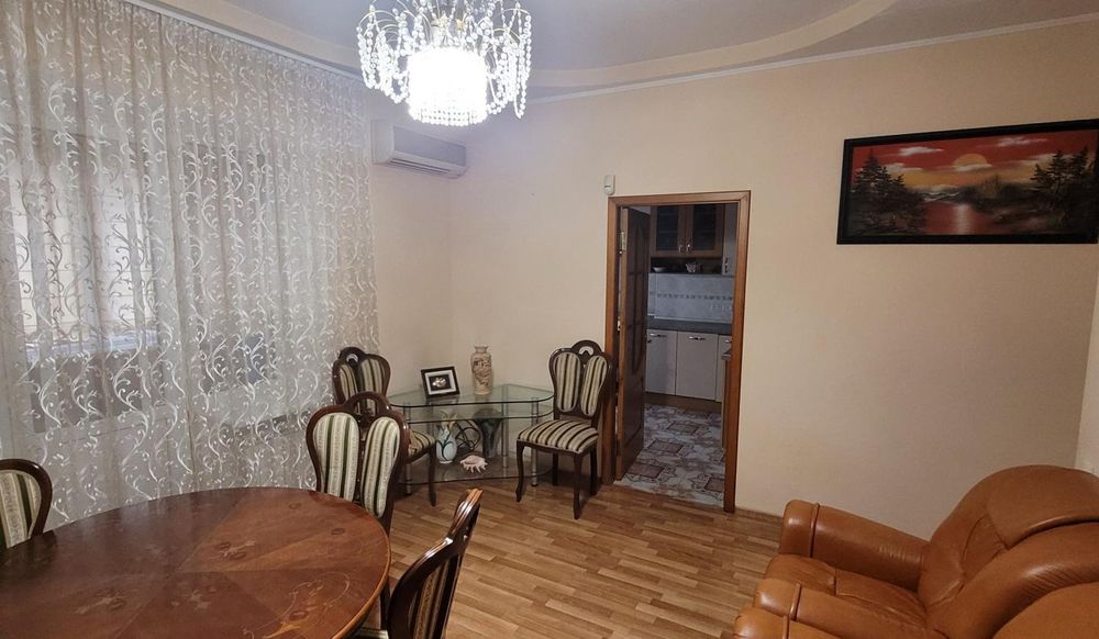 Повністю укомплектована квартира у центі Запоріжжя