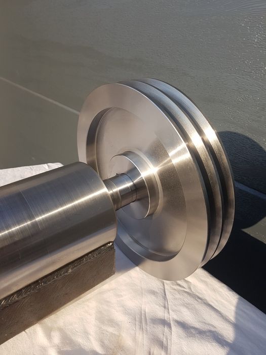 Ogrodowy rębak ze świdrem 100mm I kołem pasowym