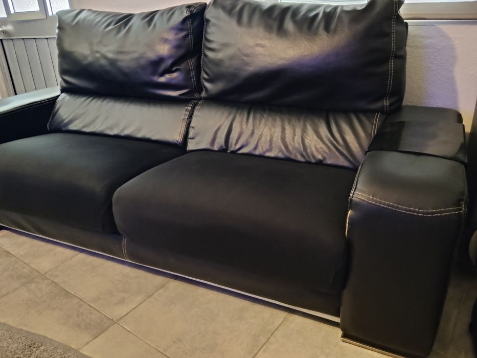 Sofá em pele genuína com 2 metros