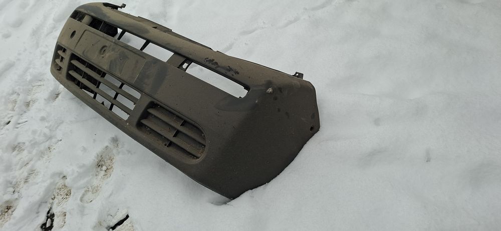 Zderzak vivaro plastikowy