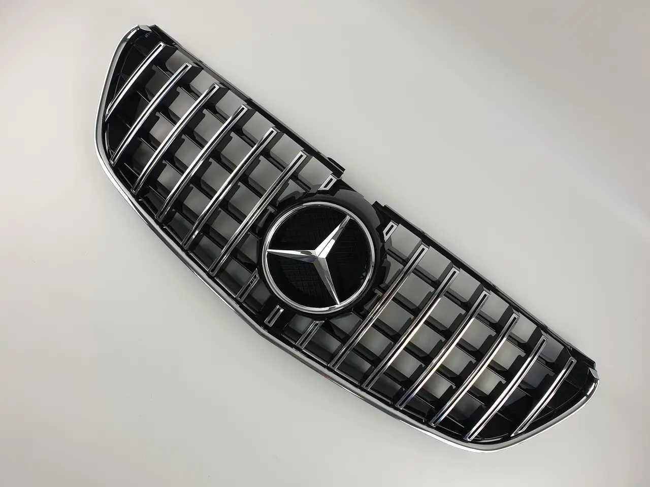 Решетка mercedes V-Class W447 14-19год.GTстиль(Chrome Black)без камери
