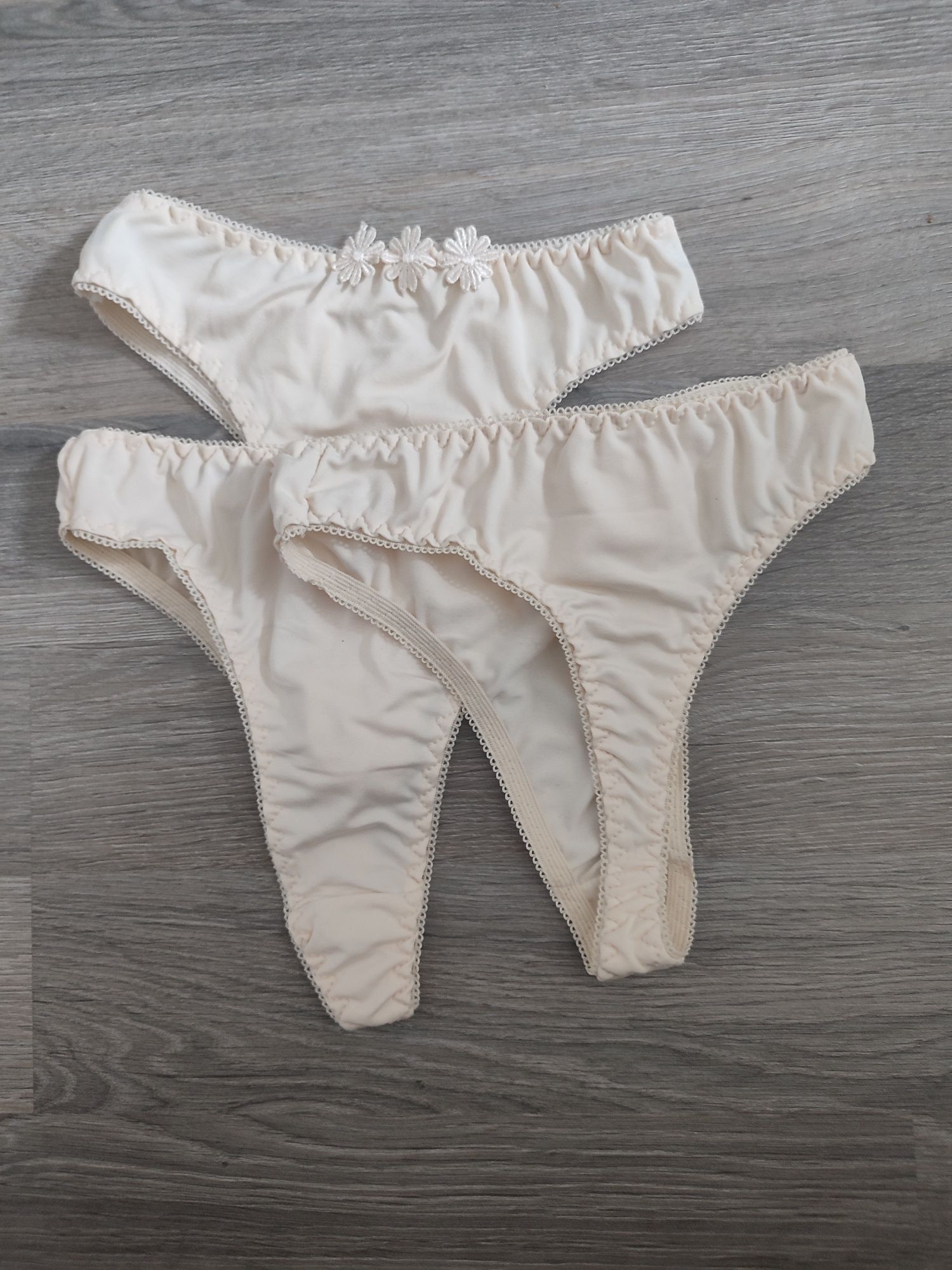 3 pary stringów s nowe