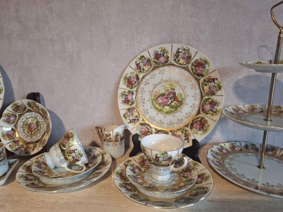 трехъярусная подставка для торта