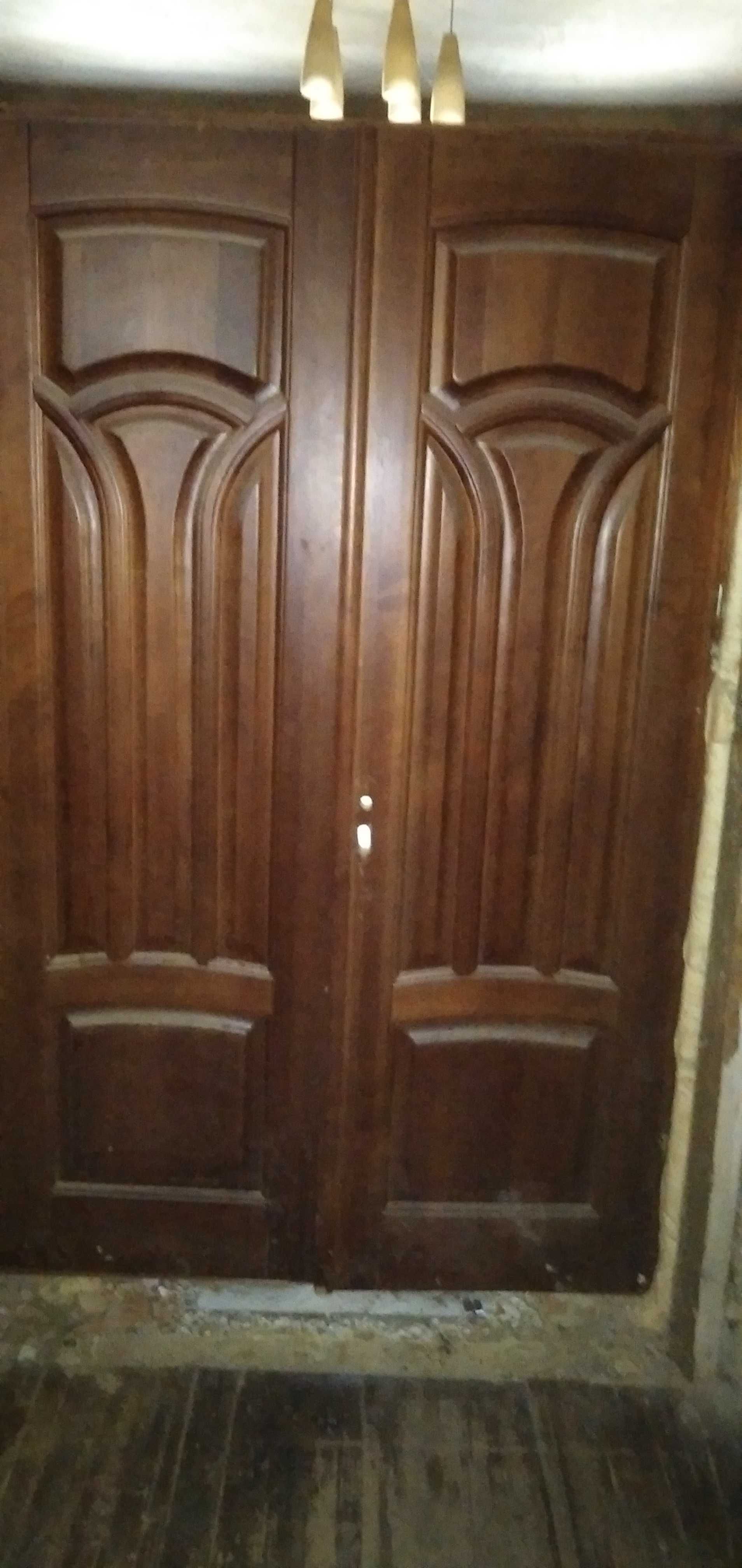 Двері двостворчасті, ялиця