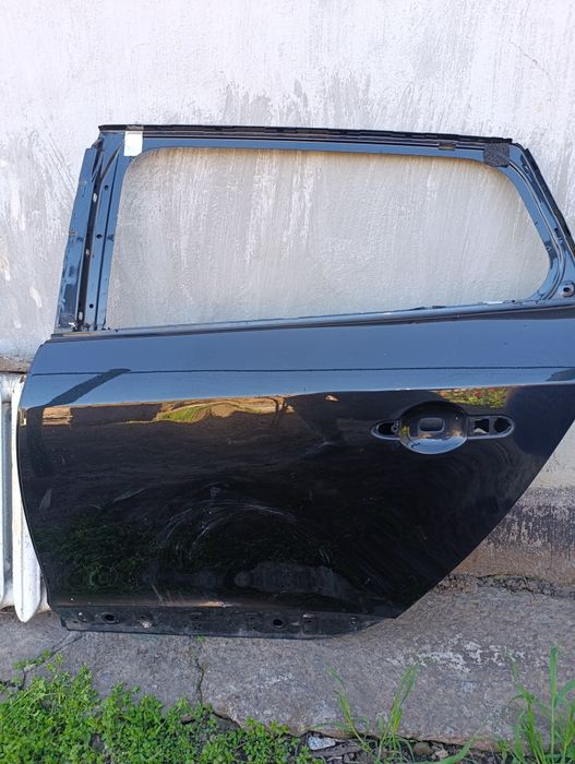 Меган 3 унiверсал. Дверь лiва задня