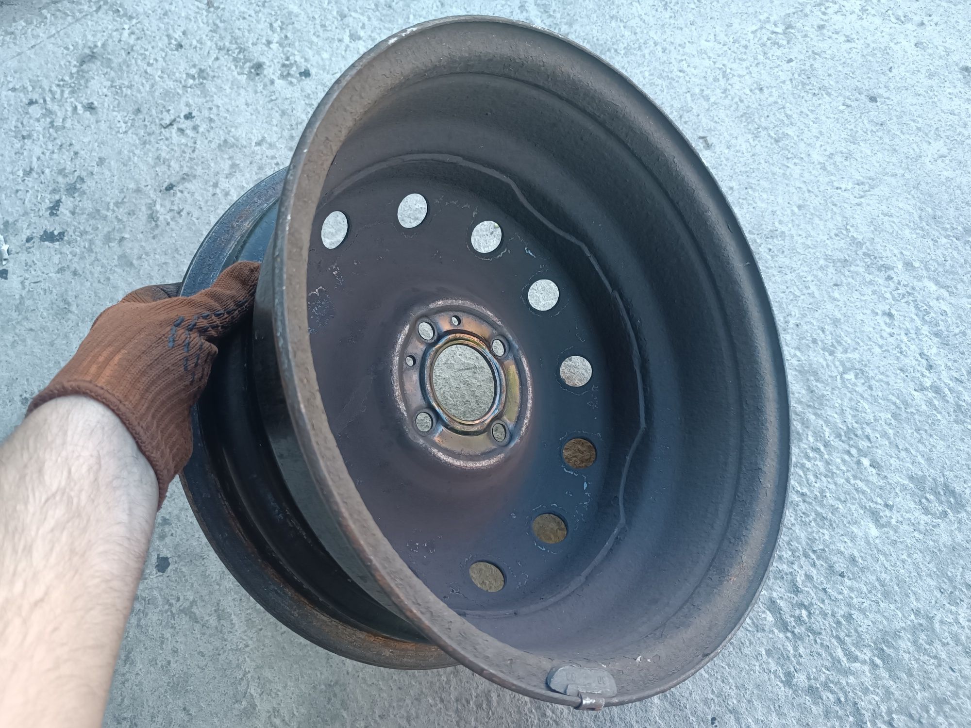Металевий диск 4 100 R15 RENAULT